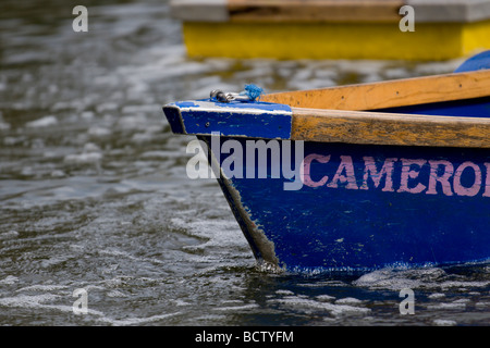 Nahaufnahme von Paddelbooten an einem See, Bootfahren Stockfoto