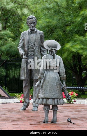 Bronzestatuen Gedenken an Abraham Lincoln danken junges Mädchen Grace Bedell für Beratung, Staat New-York Westfield Bart wachsen Stockfoto