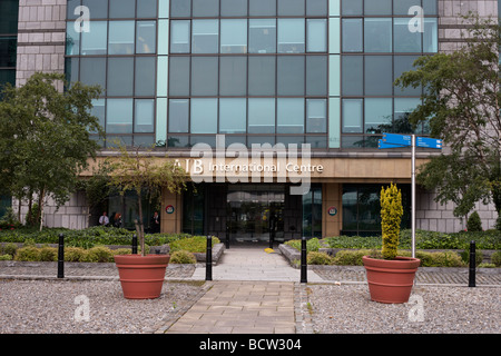 Eingang zum Allied Irish Bank AIB international Centre in der IFSC Dublin Docklands Republik von Irland Stockfoto