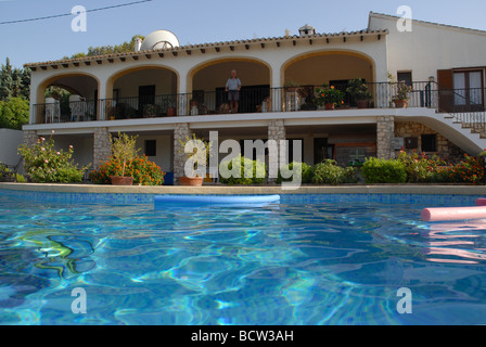 spanische Villa und Pool, Javea / Xabia, Provinz Alicante, Spanien Stockfoto