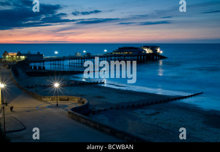 Seebad Cromer genommen am frühen Abend im niedrigen Licht Norfolk, East Anglia, England Stockfoto