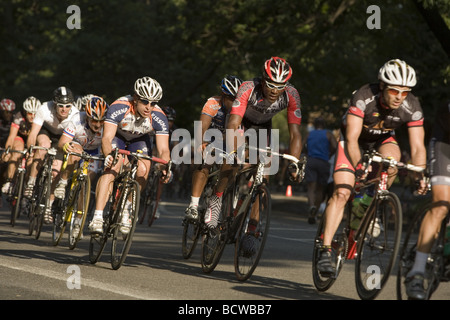 Am frühen Morgen Radrennen auf der Straße im Prospect Park Brooklyn New York Stockfoto