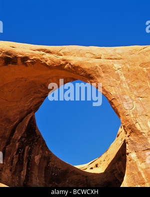 Mokassin-Bogen im Monument Valley Navajo Nation Reservation, Colorado Plateau, Arizona, USA Stockfoto