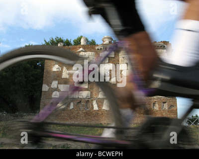 Reliquien an Wand von casal Rotondo auf der alten Via Appia in Rom Italien Stockfoto