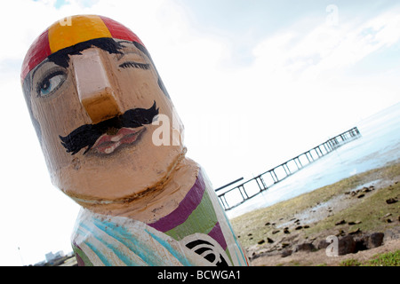 Dekorative lackiert Poller auf der Geelong Waterfront, Australien Stockfoto