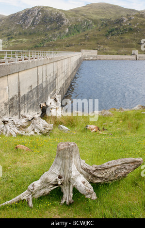 Mullardoch Damm, Bestandteil des Mechanismus der Affric Beauly Wasserkraft, Schottland. Stockfoto