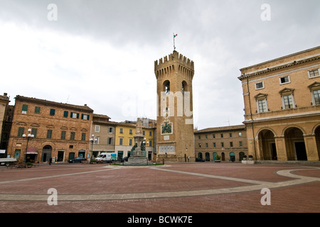 Piazza Giacomo Leopardi Recanati Macerata Italien Stockfoto
