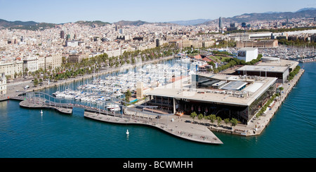 Barcelona Hafen Vell Maremagnum Handelszentrum und der Rambla de Mar Fußgängerbrücke Katalonien Spanien Stockfoto