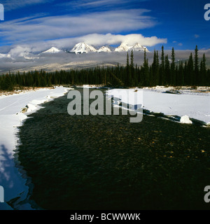 Kootenay-River und Mitchell Gebirge im Winter im Kootenay Nationalpark in den kanadischen Rocky Mountains in British Columbia Kanada Stockfoto