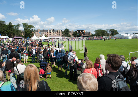 Menschenmassen beim Clan Gathering in Edinburgh 2009 Stockfoto