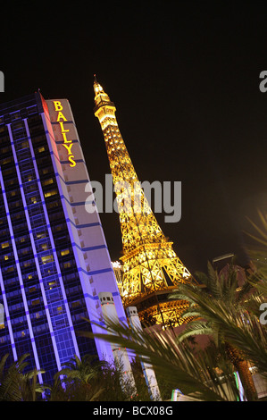 Eiffel Tower Restaurant Las Vegas Nevada im Nacht-USA Stockfoto