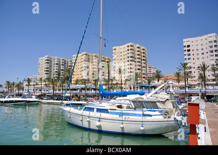 Blick auf Marina, Estepona, Costa Del Sol, Provinz Malaga, Andalusien, Spanien Stockfoto