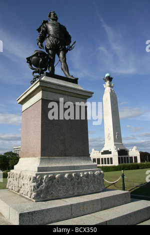 Stadt von Plymouth, England. Sir Joseph Boehm RA entworfen Sir Francis Drake Bronze Statue, auf Plymouth Hacke Promenade gelegen. Stockfoto