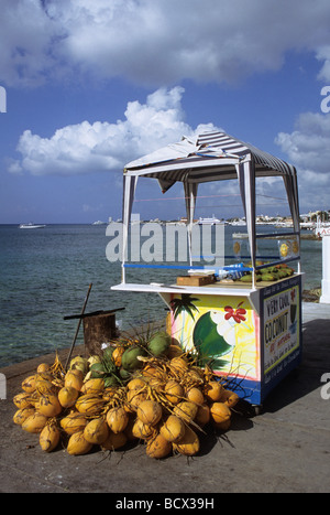 Kiosk mit Refrehsments und Kokosnuss Wasser in die Insel Cozumel Yucatan Mexiko Stockfoto