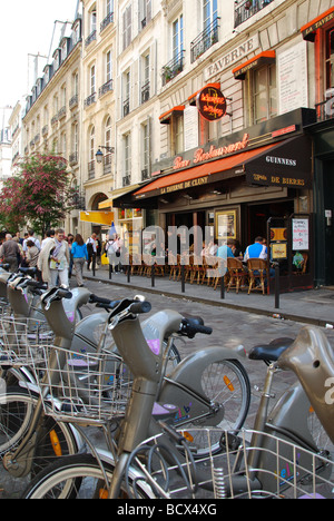 Velib Leihfahrräder in der Nähe von Jardin du Luxemburg Paris Frankreich Stockfoto