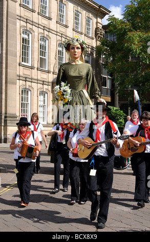 Sheffield Stadt Giants in 2009 Warwick Folk Festival, UK Stockfoto