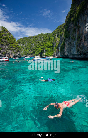 Schnorcheln in Ko Phi Phi Leh, Thailand Stockfoto
