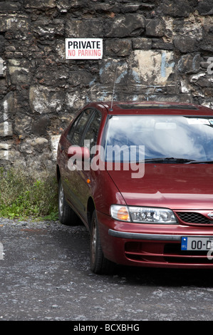 Dublin registriert irischen Auto parkte vor Private Parkverbot melden Sie Dublin Irland Stockfoto