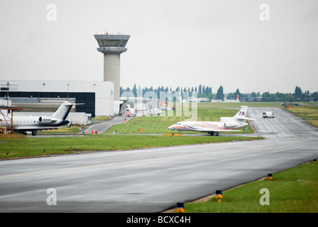 Dassault Falcon 7 X lesen für den Start Stockfoto