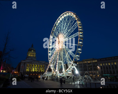 Das Nottingham Auge in der Nacht, auf dem Marktplatz in Nottinghamshire, England UK Stockfoto