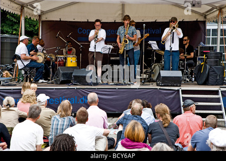 Jakob Dinesen erweitert Orchester beim Jazzfestival Kopenhagen, Kopenhagen, Dänemark Stockfoto