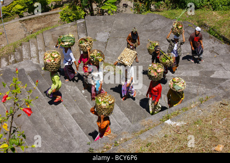 Opfer-Zeremonie, Pura Pasaran Agung, am Vulkan Mount Agung, 2567 m, Bali, Republik von Indonesien, Südostasien Stockfoto