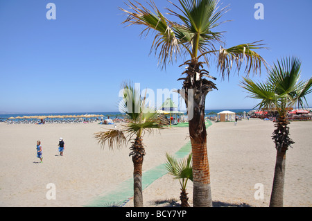 Playa Puerto Banus, Puerto Banus, Costa Del Sol, Provinz Malaga, Andalusien, Spanien Stockfoto