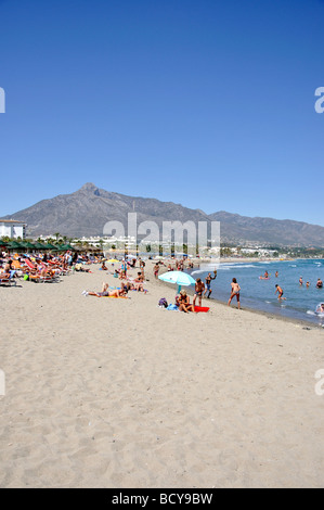 Playa Puerto Banus, Puerto Banus, Costa Del Sol, Provinz Malaga, Andalusien, Spanien Stockfoto