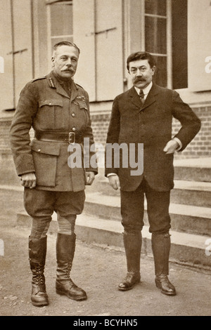 Feldmarschall Sir Douglas Haig Commander in Chief der britischen Kräfte links und Paul Painleve französische Minister des Krieges richtig. Stockfoto