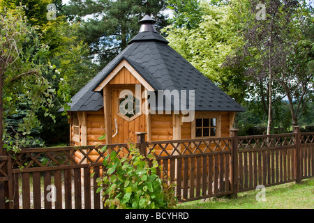 Sechseckige Gerätehaus hölzerne gefilzte an der Deeside Blockhäuser, Aberdeenshire, Schottland, Großbritannien Stockfoto