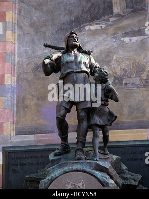 Denkmal für William Tell auf einem Marktplatz in der Schweizer Stadt Altdorf Stockfoto