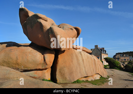 Granitfelsen in Ploumanach in der Bretagne Stockfoto