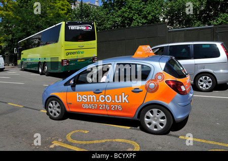 BSM-Website-Adresse auf der Trainingswagen in Park Lane in der Nähe von Marble Arch London während der Lektion oder möglicherweise einen Test angezeigt Stockfoto