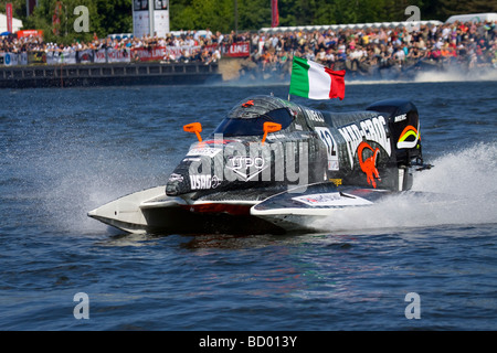 Von F1 Powerboat World Championship in Lahti Finnland 12.-13. Juni 2009. Fahrer Massimo Roggiero Boot 12 Stockfoto