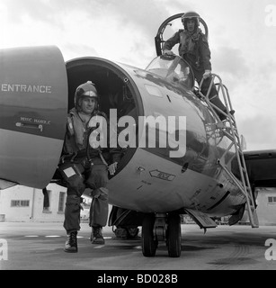 Royal Air Force English Electric Canberra PR9 Jet mit Pilot und Navigator an RAF Luqa in Malta 1968 PIC DAVID BAGNALL Stockfoto