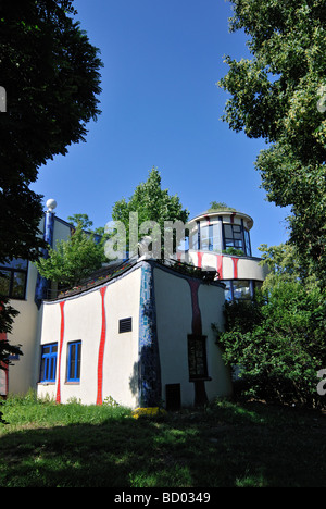 Raststätte entworfen von Friedensreich Hundertwasser in Bad Fischau Österreich Stockfoto