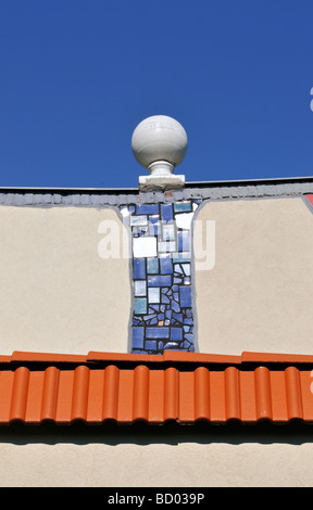 Raststätte entworfen von Friedensreich Hundertwasser in Bad Fischau Österreich Stockfoto