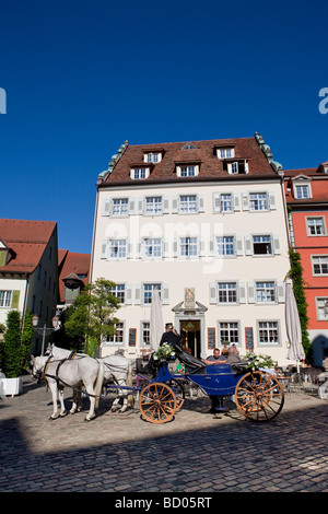 Marktplatz mit Hochzeitskutsche, Meersburg am Bodensee, Regierungsbezirk Tübingen, Landkreis Bodenseekreis, Baden-Württemberg Stockfoto