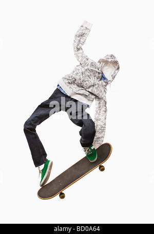 Ein Skateboarder aus Kleidung gemacht Stockfoto