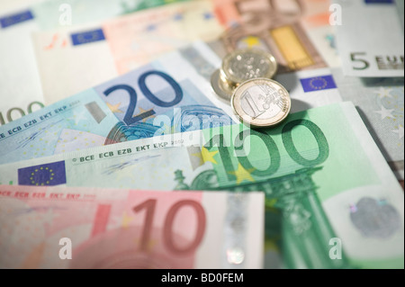 Euro-Währung und Münzen Stockfoto