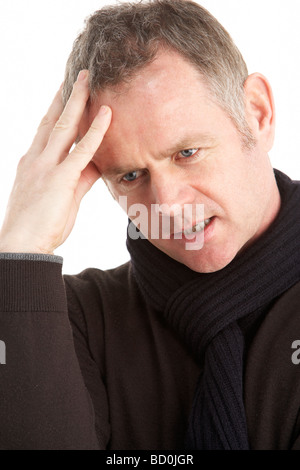 Porträt von nachdenklich Mitte im Alter Mann Stockfoto