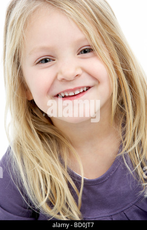 Portrait Of Smiling 4 jährige Mädchen Stockfoto