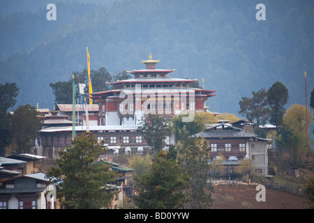 Gesamtansicht der Gangteng Gonpa Kloster nr Dorf von Gantey, Phobjika Tal, Wangdue Phodrang District, central Bhutan. Stockfoto