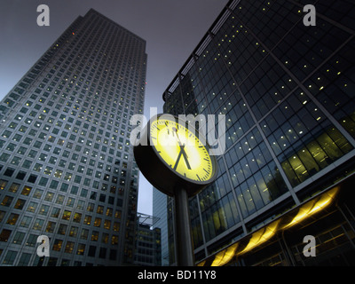 Zeit ist Geld in den Docklands Canary Wharf London UK Stockfoto