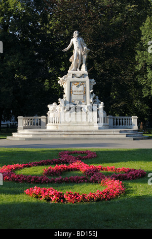 Mozart-Denkmal im Burggarten Schlossgarten, Wien, Österreich, Europa Stockfoto