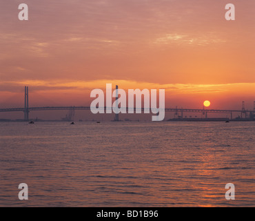 Die Yokohama Bay Bridge, Yokohama City, Präfektur Kanagawa, Japan Stockfoto