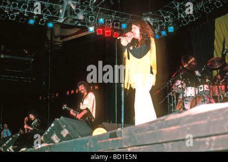BLACK SABBATH - UK-Rock-Gruppe mit Ozzy Osbourne in gelb Stockfoto