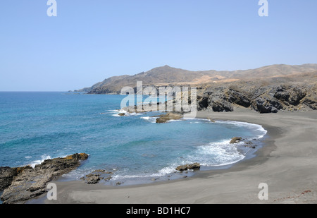 Schwarzen Sand Strand an der West Küste von Fuerteventura, Kanarische Inseln, Spanien Stockfoto