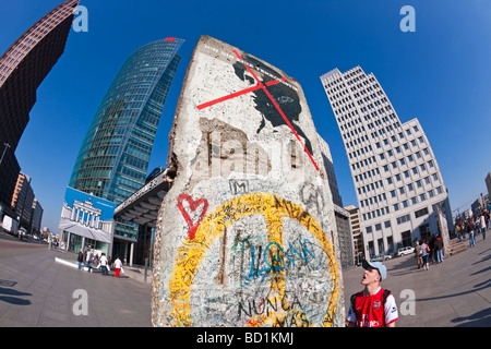 Malte Abschnitt der Berliner Mauer stehen gelassen im Potsdamer Platz Berlin Deutschland Europa Stockfoto