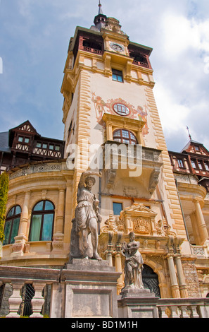 Rumäniens Peles Schloss, erbaut im 19. Jahrhundert in Sinaia in der Walachei, berühmteste königliche Residenz im Land (enthält Casino) Stockfoto